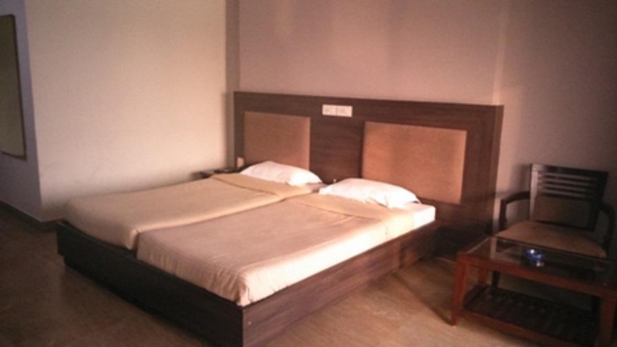 Veena Regency Hotel Chās Zewnętrze zdjęcie