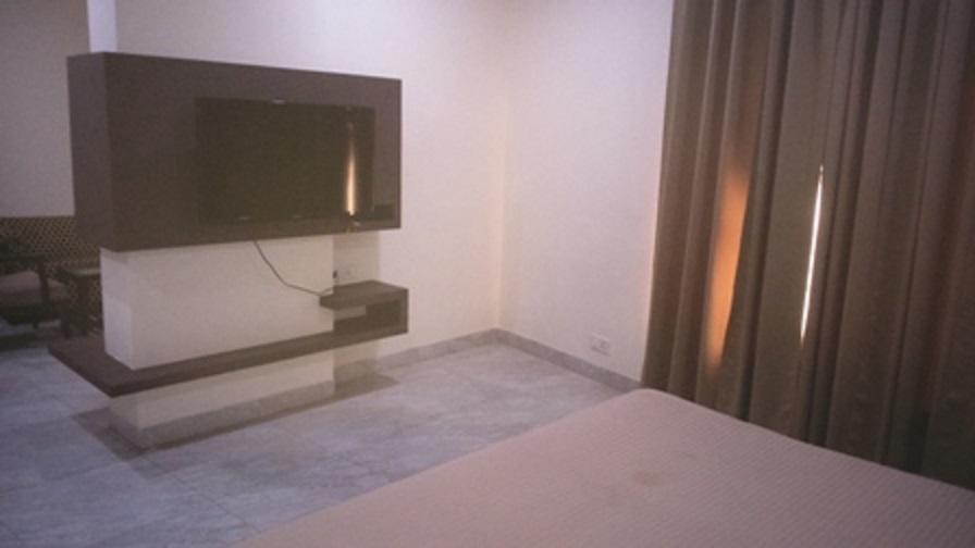 Veena Regency Hotel Chās Zewnętrze zdjęcie