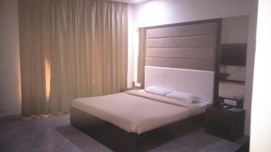 Veena Regency Hotel Chās Zewnętrze zdjęcie