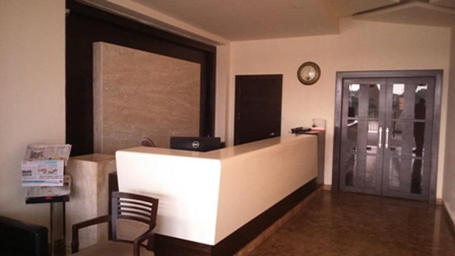 Veena Regency Hotel Chās Zewnętrze zdjęcie